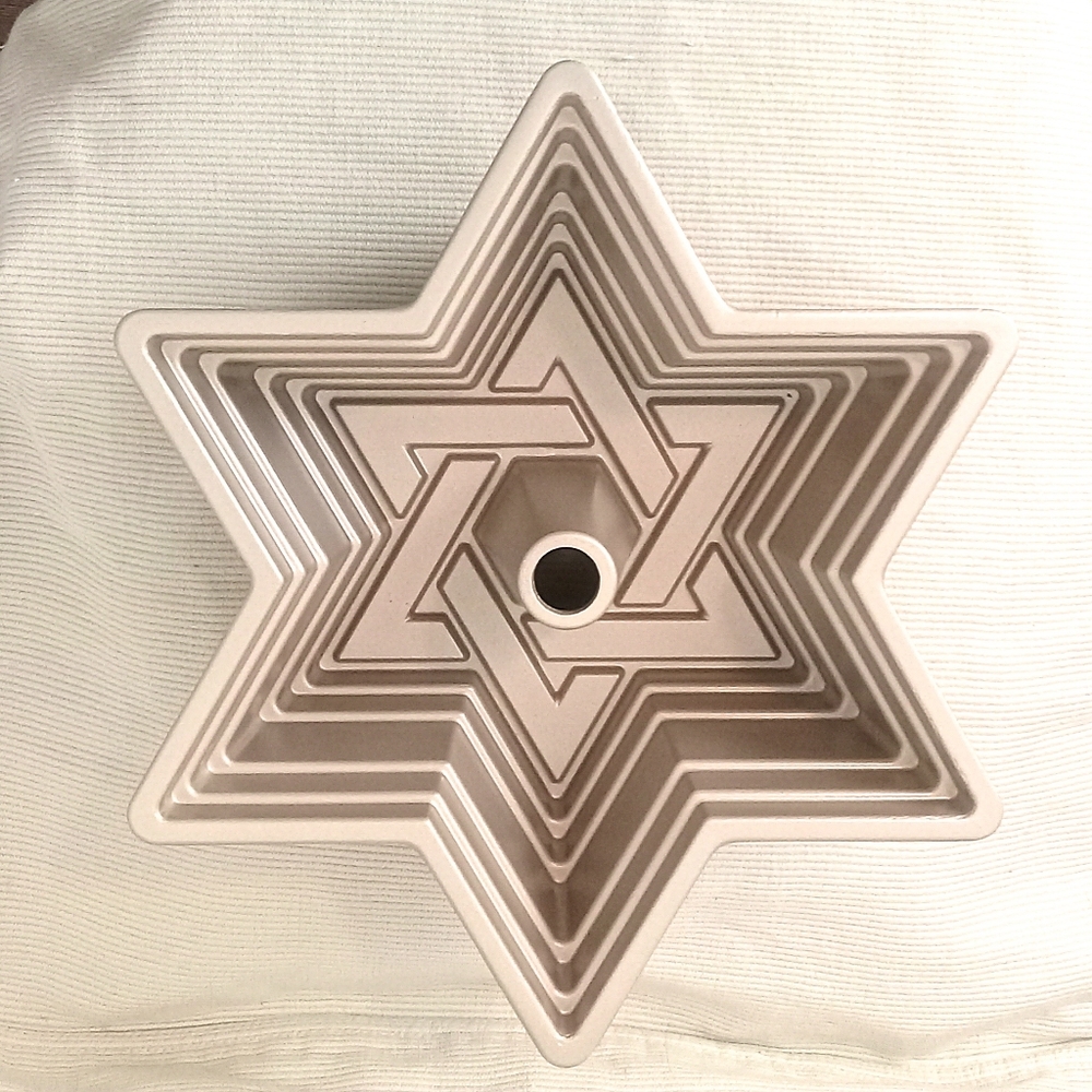 NEW Williams-Sonoma Star of David Bundt Cake Pan Nordic Ware Gold Bakeware USA